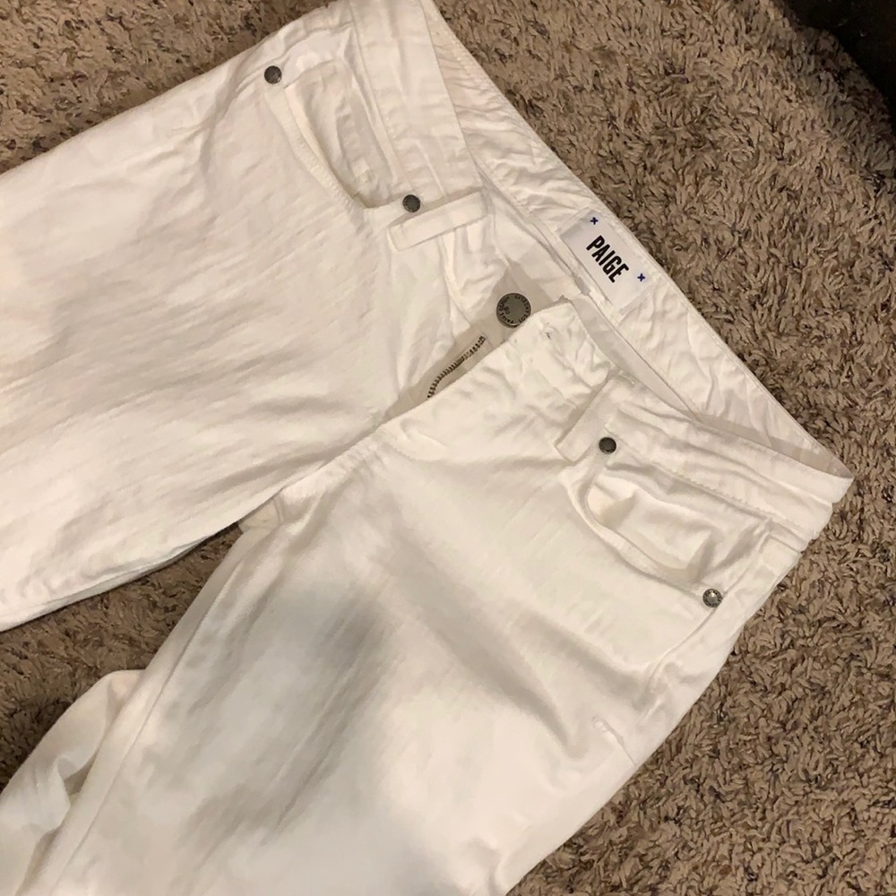Size 26 Paige skyline skinny jeans.